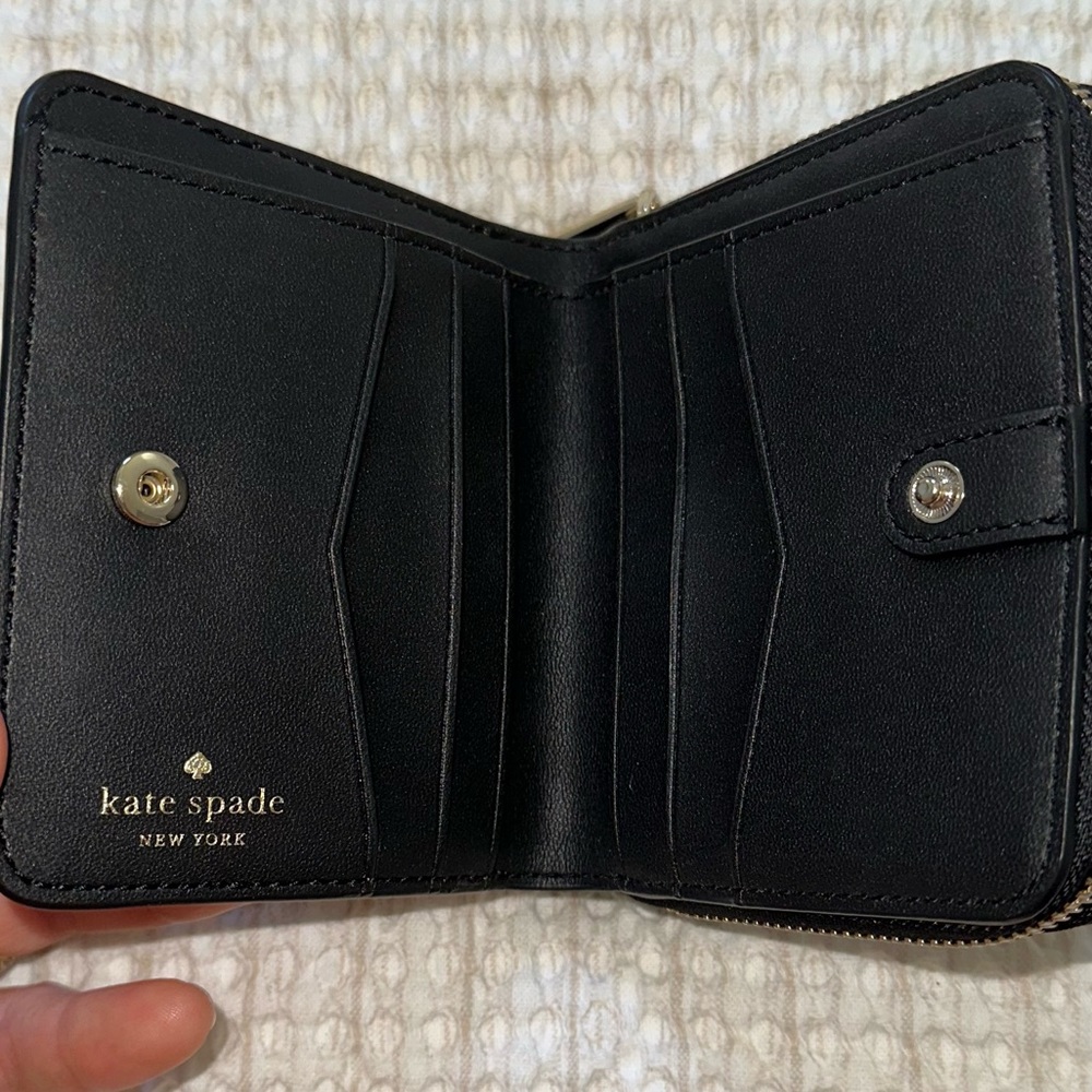Kate Spade wallet - Picture 3 of 3